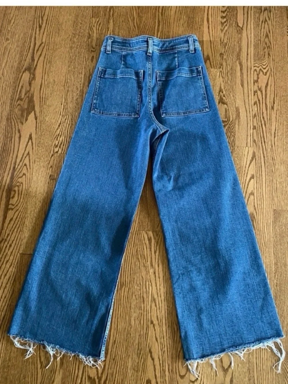 ZARA High Rise Wide Leg Raw Hem Crop Jeans Size 6 New!